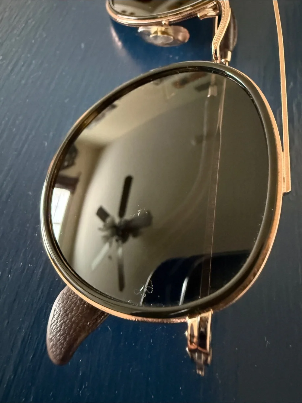 Ray-Ban Round Metal Sunglasses with Brown Case - Black Lenses